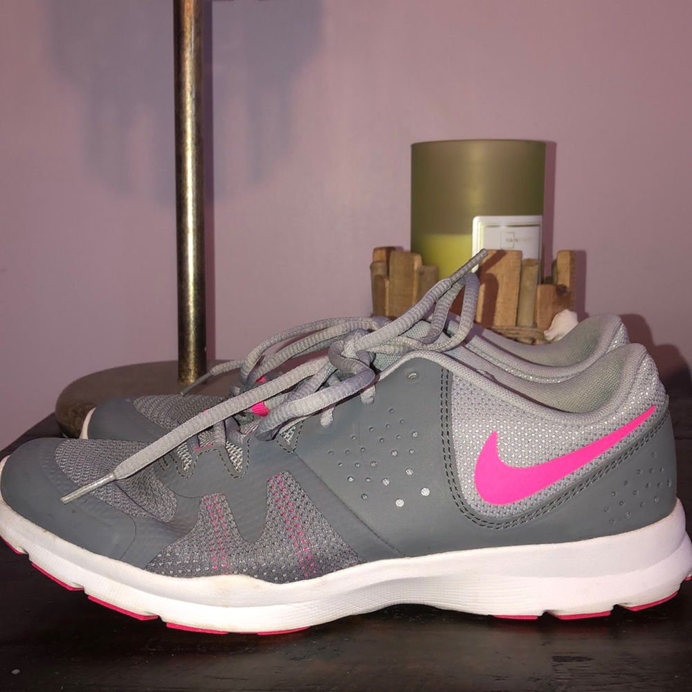 Nike Tennis Shoes